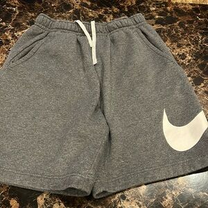 Nike shorts size S